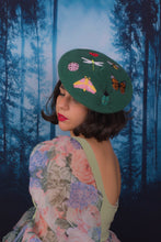 Load image into Gallery viewer, Entomology Beret