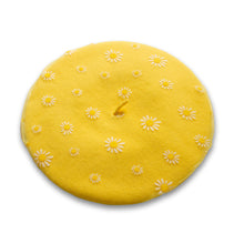 Load image into Gallery viewer, Going Daisy Beret