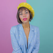 Load image into Gallery viewer, Going Daisy Beret