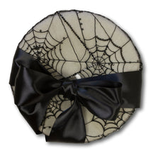 Load image into Gallery viewer, Cobweb Beret in White
