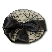 Load image into Gallery viewer, Cobweb Beret in White