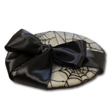 Load image into Gallery viewer, Cobweb Beret in White