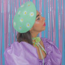 Load image into Gallery viewer, Lazy Daisy Beret