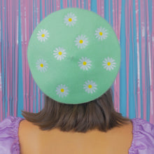 Load image into Gallery viewer, Lazy Daisy Beret