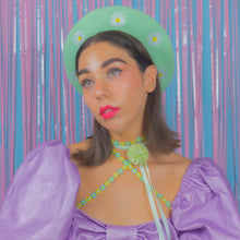 Load image into Gallery viewer, Lazy Daisy Beret