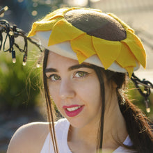 Load image into Gallery viewer, Sunflower Beret