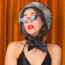 Load image into Gallery viewer, Cobweb Beret in White