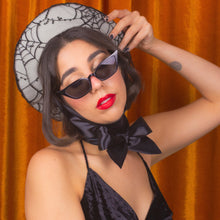 Load image into Gallery viewer, Cobweb Beret in White