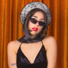 Load image into Gallery viewer, Cobweb Beret in White