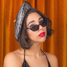 Load image into Gallery viewer, Cobweb Beret in White