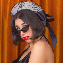 Load image into Gallery viewer, Cobweb Beret in White