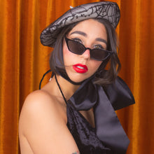 Load image into Gallery viewer, Cobweb Beret in White