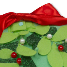 Load image into Gallery viewer, Twinkle Mistletoe Beret