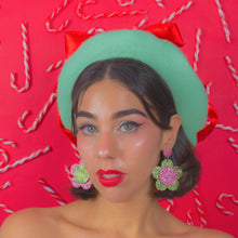 Load image into Gallery viewer, Twinkle Mistletoe Beret