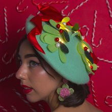 Load image into Gallery viewer, Twinkle Mistletoe Beret