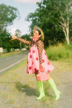 Load image into Gallery viewer, The Britney (Rainbow Daisies Straw Hat in Small)