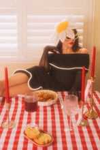 Load image into Gallery viewer, The Marilyn (Daisy Headpiece)