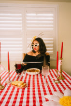 Load image into Gallery viewer, The Marilyn (Daisy Headpiece)