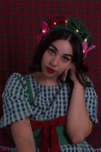 Load image into Gallery viewer, Knot Just a Wreath Beret