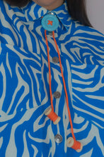 Load image into Gallery viewer, Button Bolo Tie