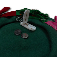Load image into Gallery viewer, Knot Just a Wreath Beret