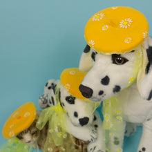 Load image into Gallery viewer, Going Daisy Pet Beret